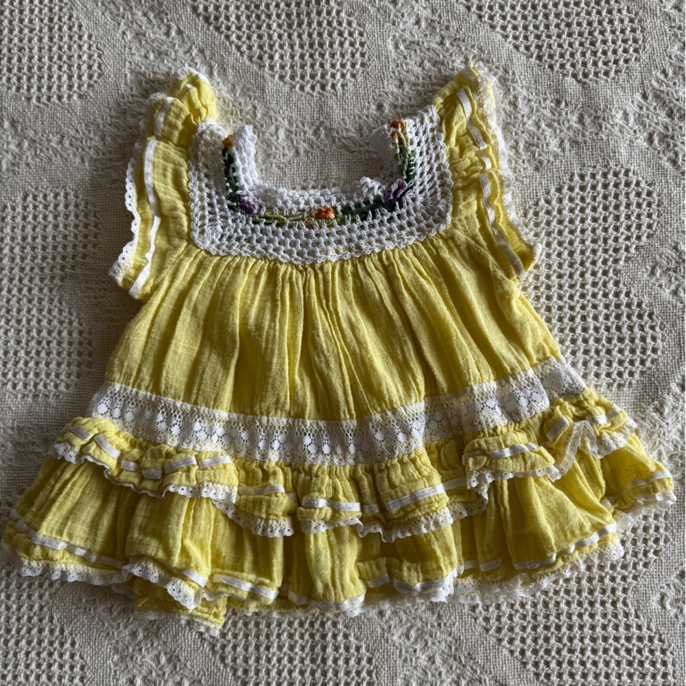 Vintage Crochet Detailed Frilly Baby Girl Dress 9/12 mths